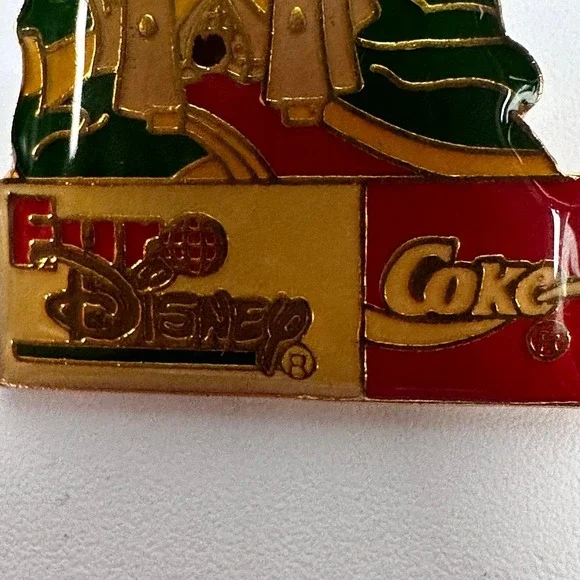 Dumbo Castle Disney Pin Euro Disney Coca-Cola Enamel Metal Multi-color - Picture 3 of 5
